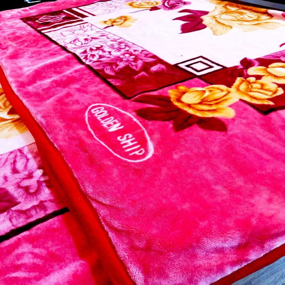 Royal Bloom Velvet Double Bed Blanket Set - Image 3