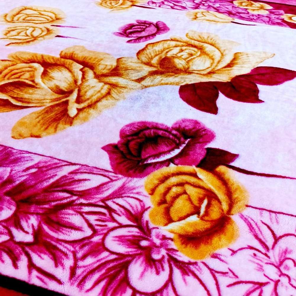 Royal Bloom Velvet Double Bed Blanket Set - Image 4